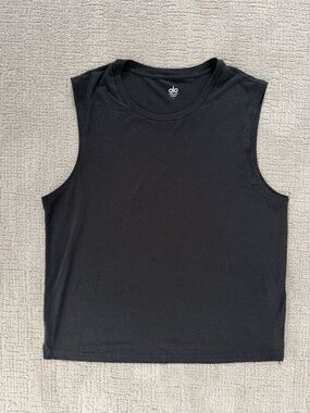 The Triumph Muscle Tank - Black